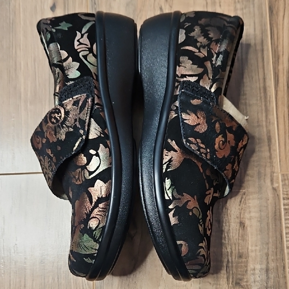 Alegria Lauryn Black Rose Gold with Green Metallic Floral Accents Clogs Size 38 - Picture 5 of 13
